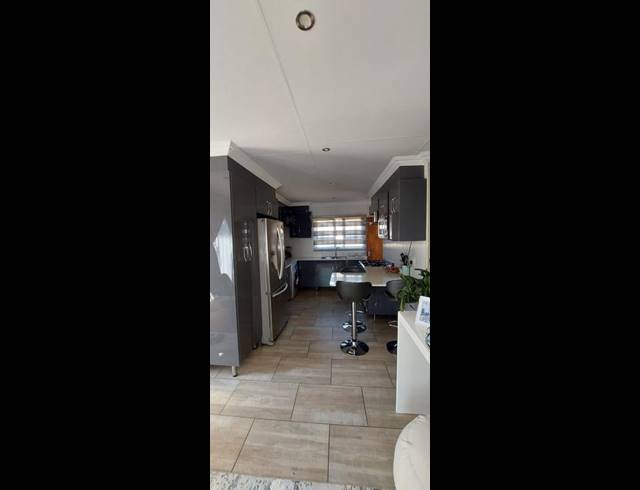 3 BEDROOM HOUSE FOR SALE IN THE ORCHARDS